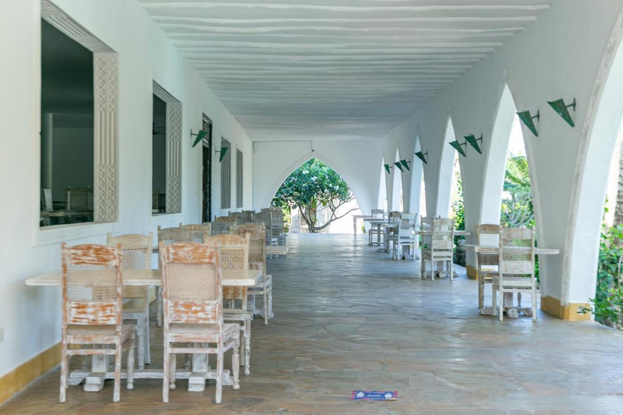 Sun Palm Beach Apartments Watamu Bagian luar foto