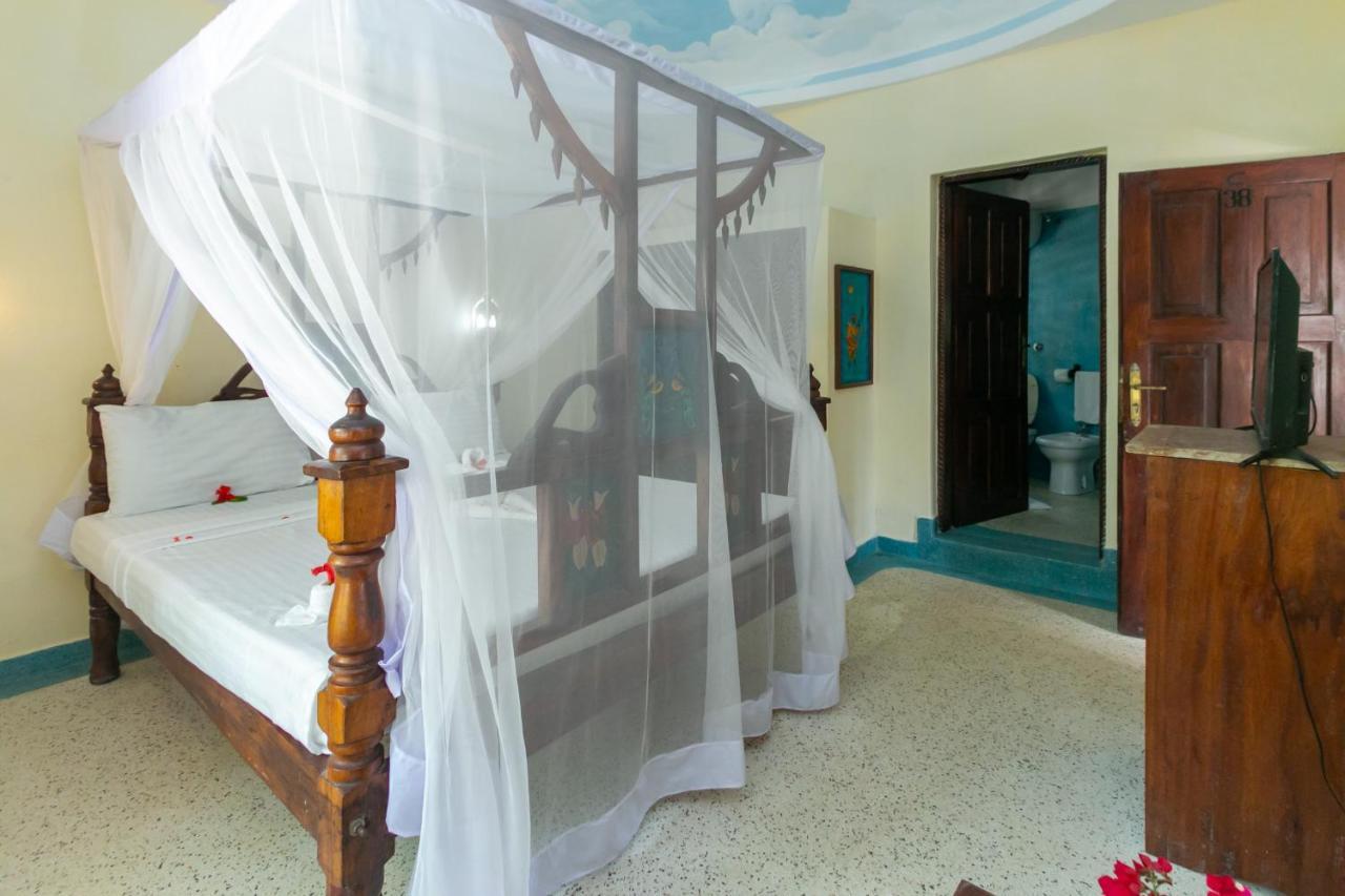 Sun Palm Beach Apartments Watamu Bagian luar foto