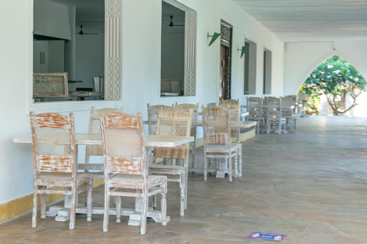 Sun Palm Beach Apartments Watamu Bagian luar foto
