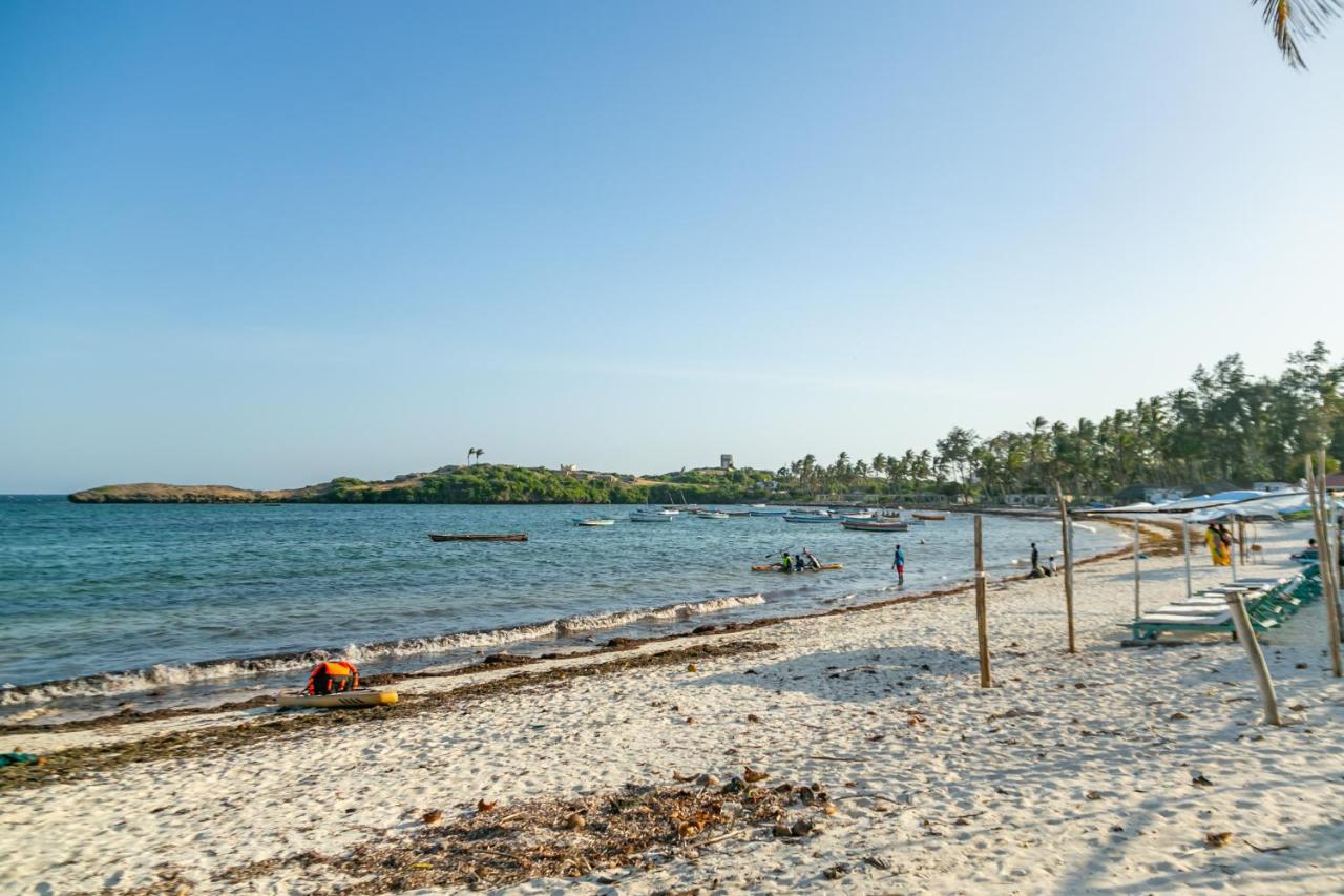 Sun Palm Beach Apartments Watamu Bagian luar foto